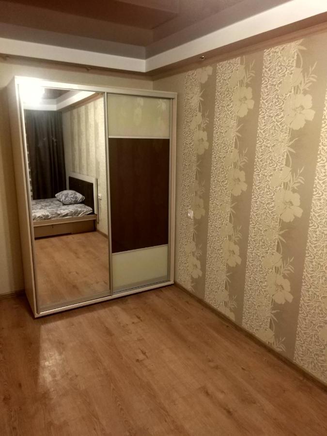 Apartment 2Bedrooms On Stalevarov Near State Medical University Zaporizhia Exterior photo